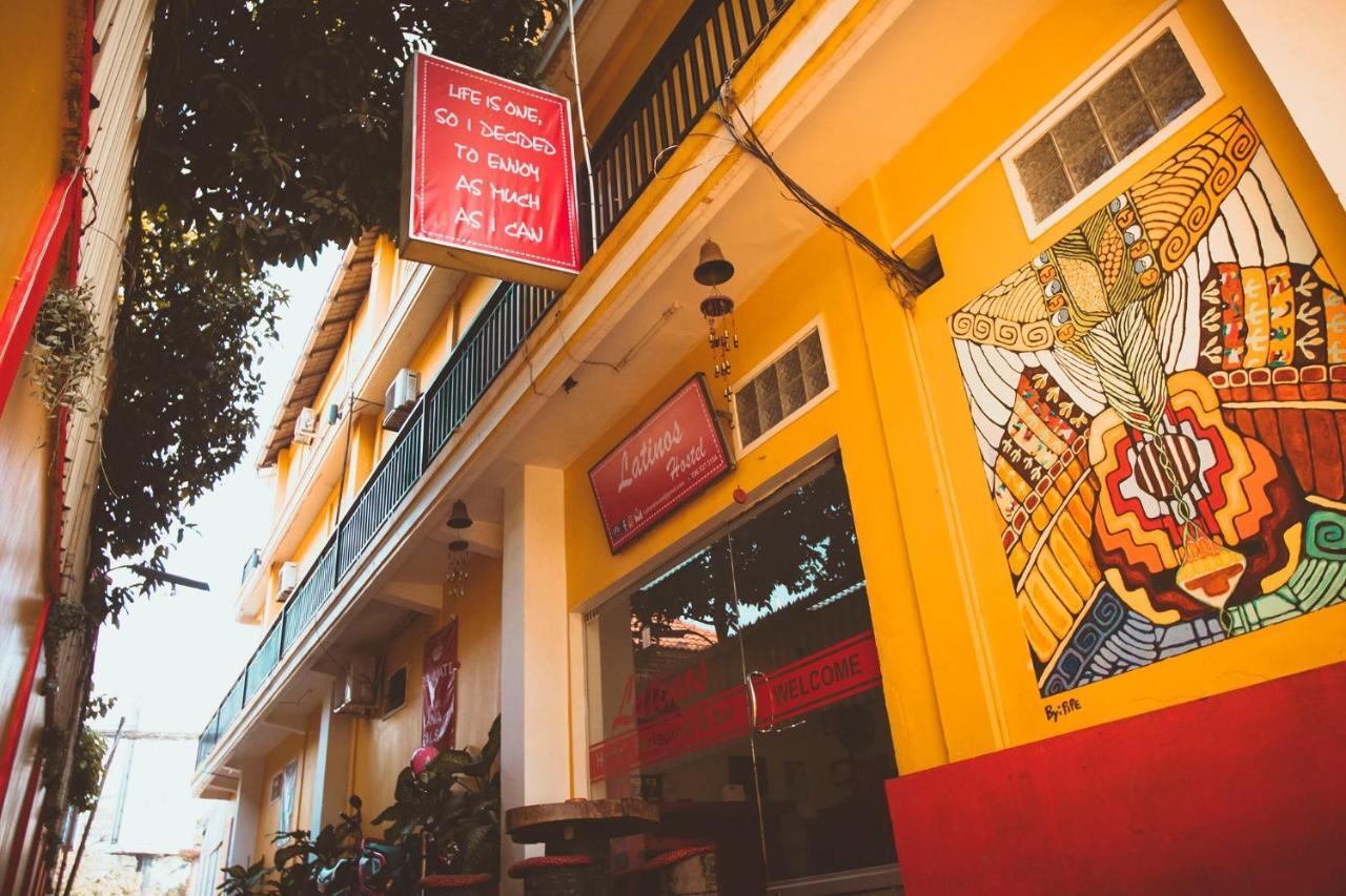 Latinos Hostel Siem Reap Extérieur photo