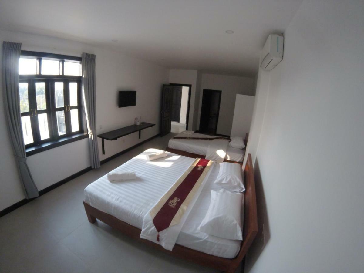 Latinos Hostel Siem Reap Extérieur photo