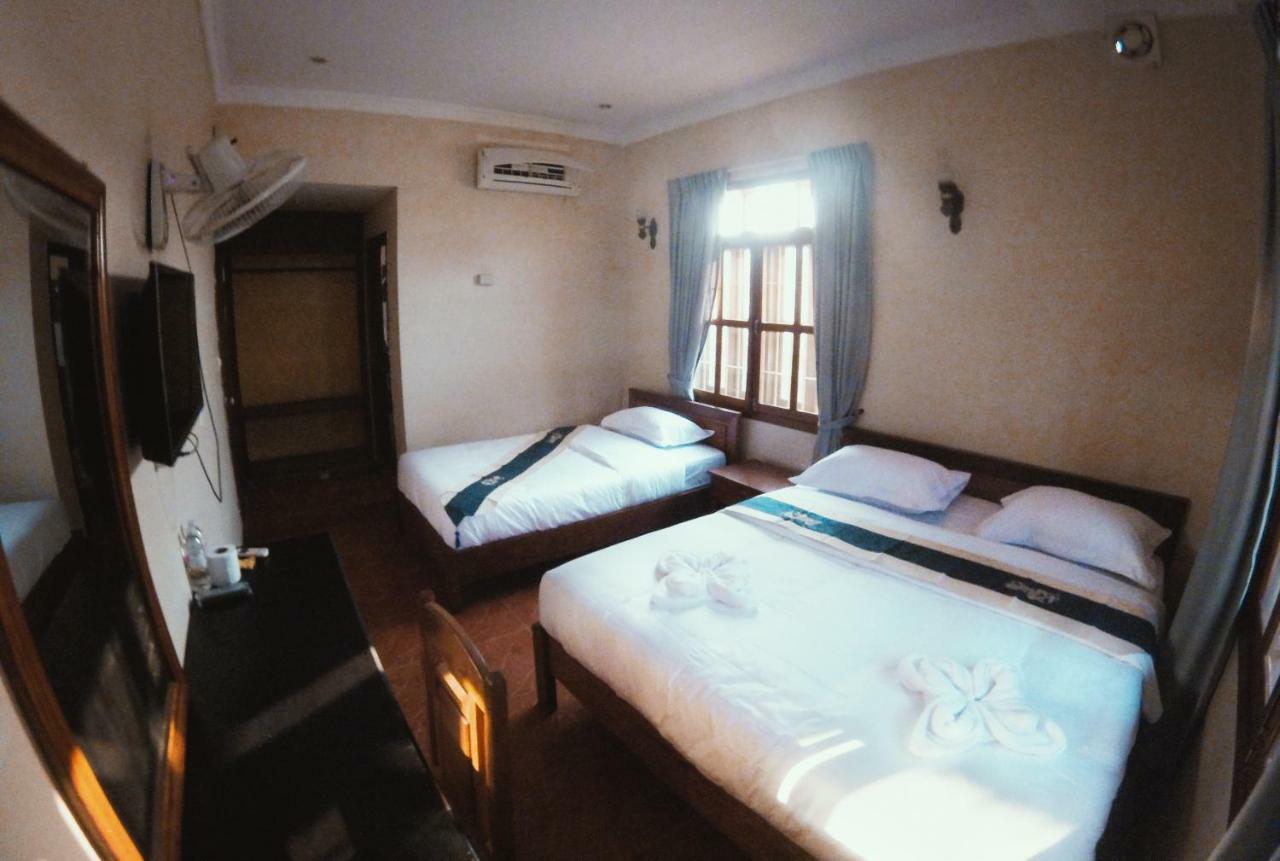 Latinos Hostel Siem Reap Extérieur photo